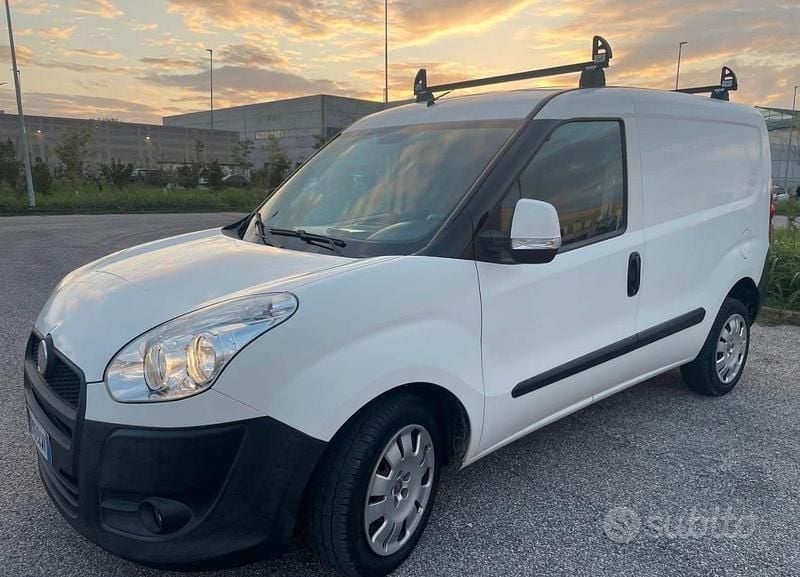 Usata Fiat Doblò 120 CV (88 kW) 2012 Monovolume