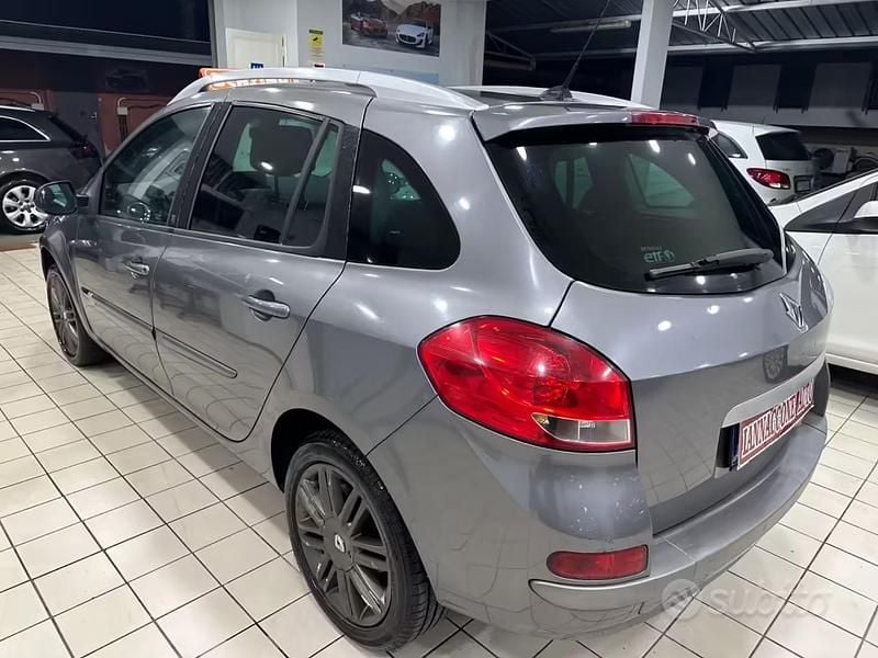 Usata Renault Clio GrandTour 100 CV (73 kW) 2011 Grigio Station wagon