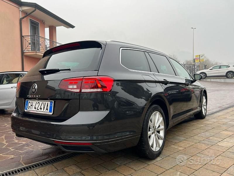 Usata VW Passat Business 150 CV (110 kW) 2022 Grigio Station wagon