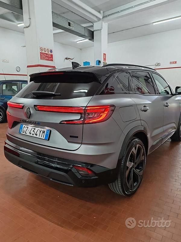Usata Renault Austral Techno Esprit Alpine 199 CV (146 kW) 2025 Grigio SUV
