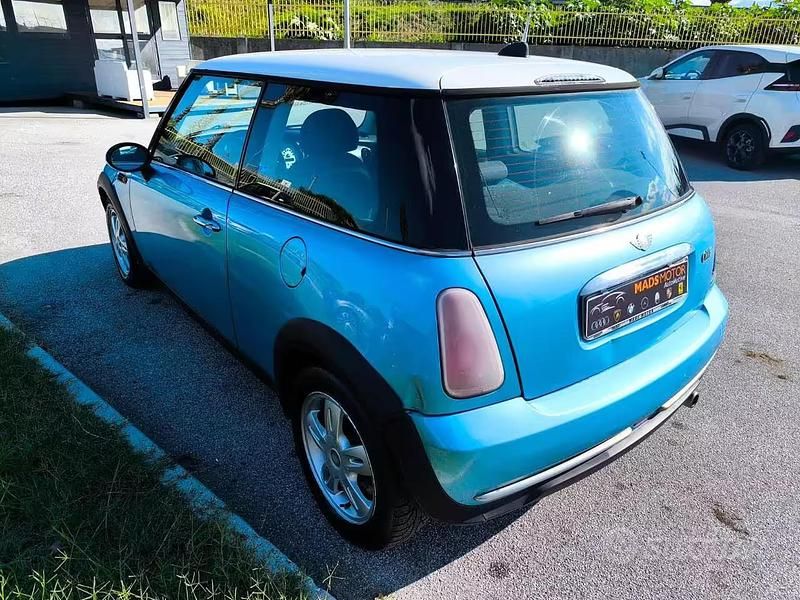 Usata Mini ONE 90 CV (66 kW) 2005 Blu Utilitaria