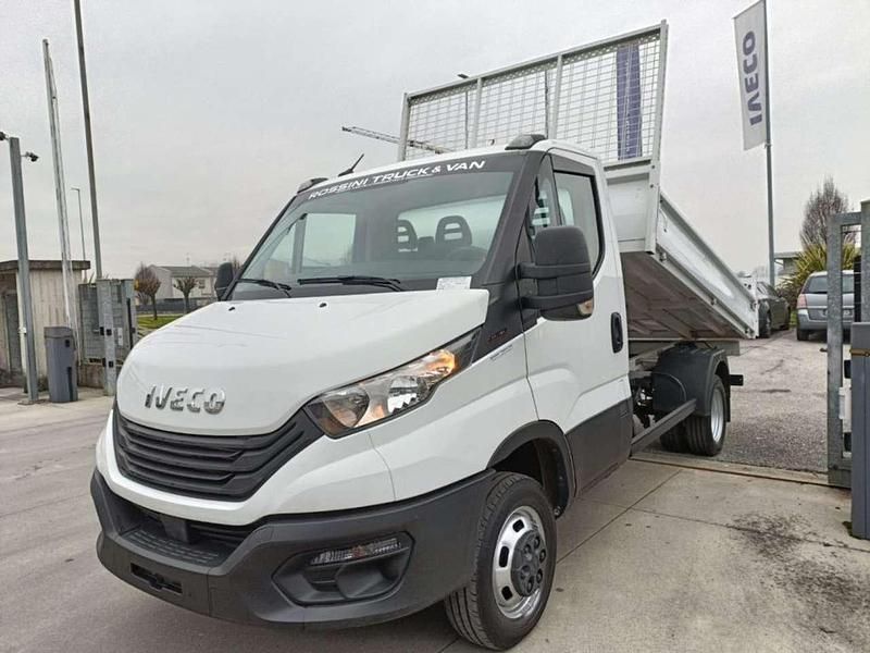 Usata Iveco Daily 160 CV (117 kW) 2023 Bianco Furgone
