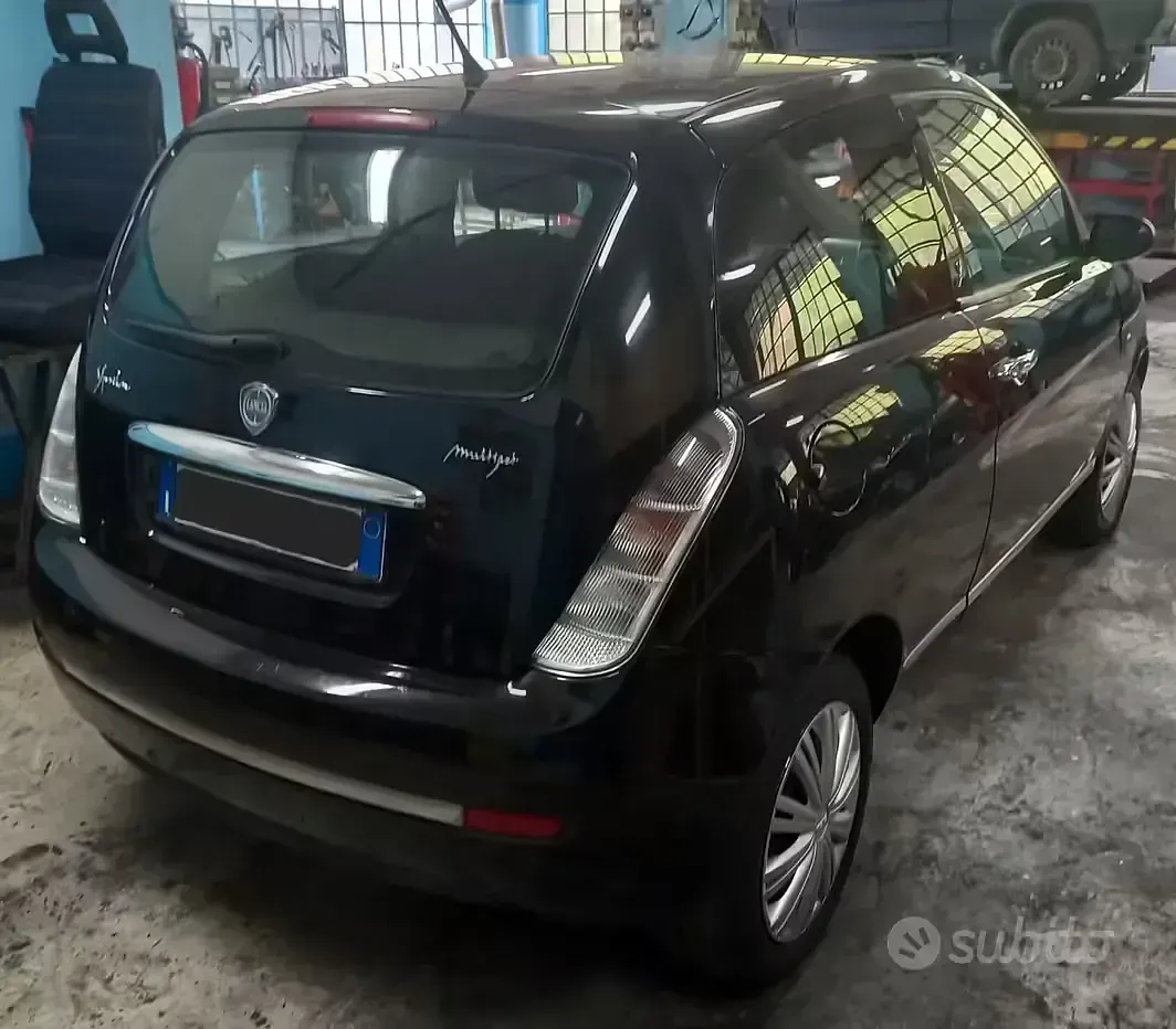 Usata Lancia Ypsilon 75 CV (55 kW) 2008 Nero Utilitaria