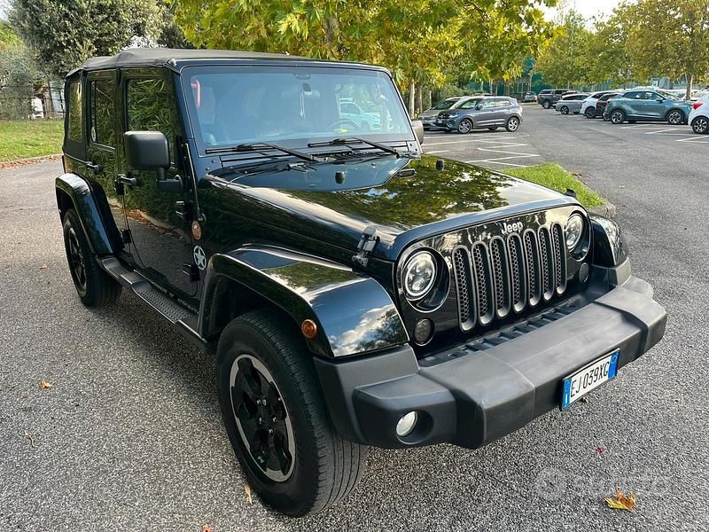 Usata Jeep Wrangler Unlimited Sahara 2012 Nero SUV