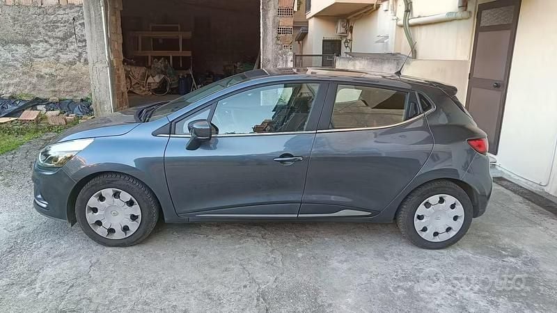 Usata Renault Clio IV Zen 75 CV (55 kW) 2018 Grigio Utilitaria