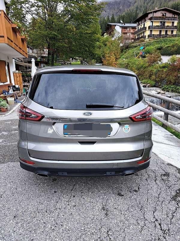 Usata Ford S-MAX Titanium 179 CV (131 kW) 2016 Monovolume