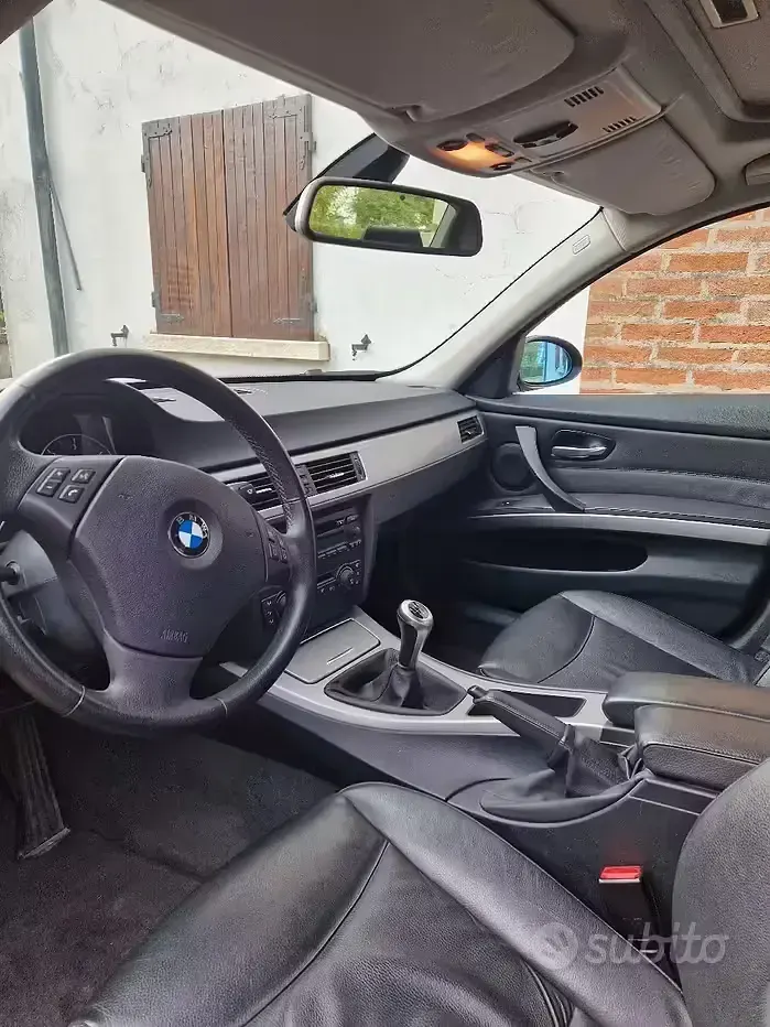Begagnad BMW 320 Efficient Dynamics 150 HK (110 kW) 2005 Svart Sedan