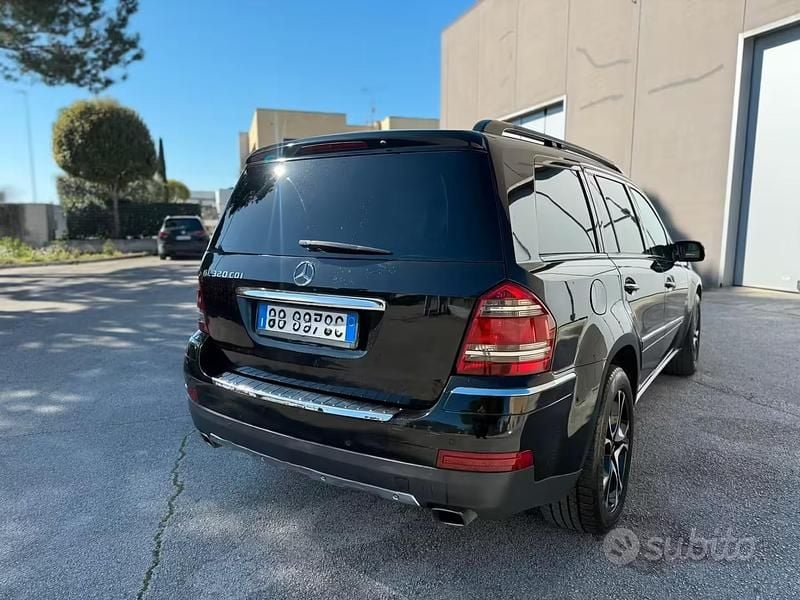 Usata Mercedes GL320 224 CV (164 kW) 2008 Nero SUV