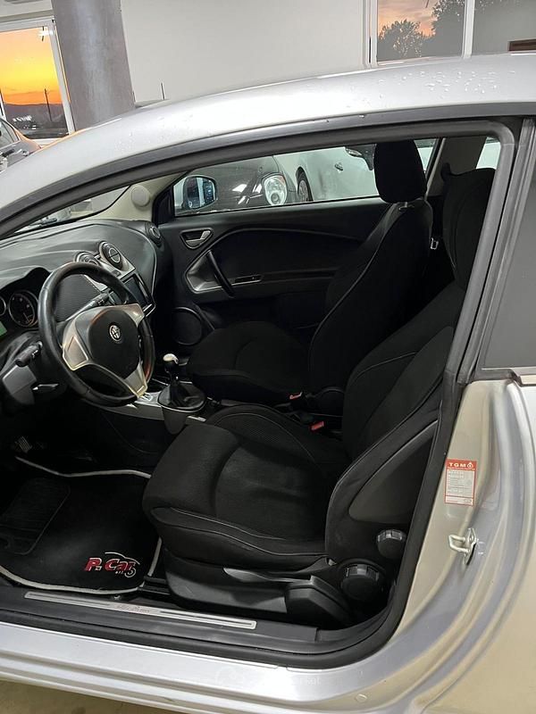 Usata Alfa Romeo MiTo 95 CV (69 kW) 2010 Gray Utilitaria