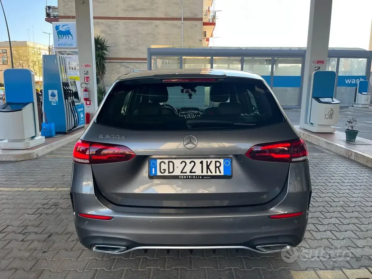 Usata Mercedes B200 Premium 150 CV (110 kW) 2021 Grigio Monovolume