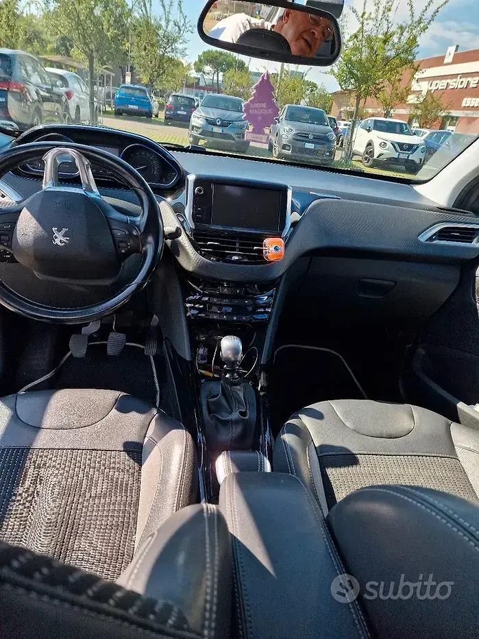 Usata Peugeot 2008 120 CV (88 kW) 2017 Grigio SUV