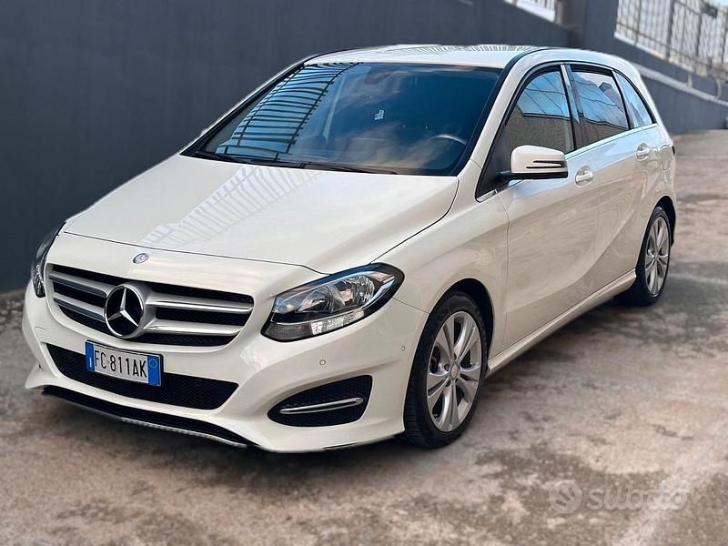 Bianco Usata 2016 Mercedes B180 Monovolume | 8900 € (Ottimo prezzo) - Immagine 1/4