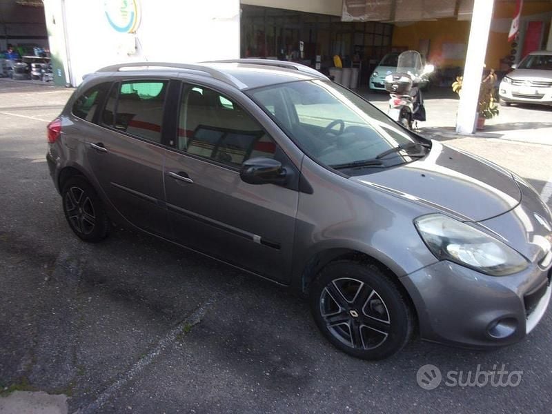 Usata Renault Clio GrandTour Dynamique 103 CV (75 kW) 2011 Grigio Station wagon