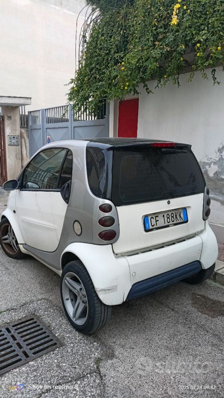 Bianco Usata 2004 Smart ForFour Due volumi | 2000 € (Super prezzo) - Immagine 1/3