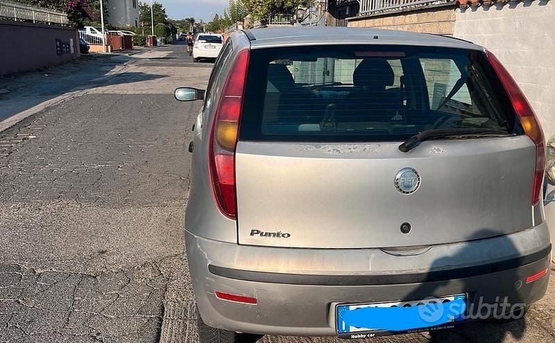 Usata Fiat Punto 60 CV (44 kW) 2005 Grigio Utilitaria