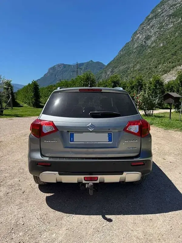 Usata Suzuki Vitara 120 CV (88 kW) 2018 Grigio SUV
