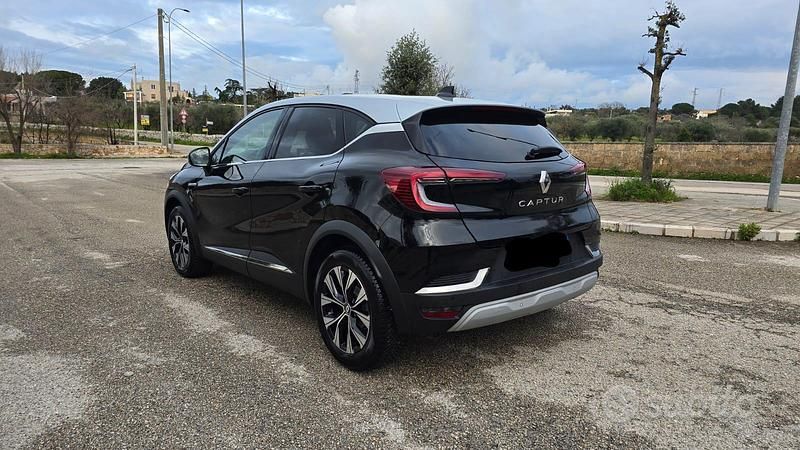 Usata Renault Captur Techno 101 CV (74 kW) 2023 Nero SUV