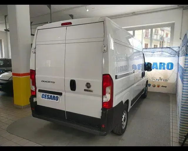 Usado Fiat Ducato 33 Easy 140 HP (102 kW) 2023 Branco Van