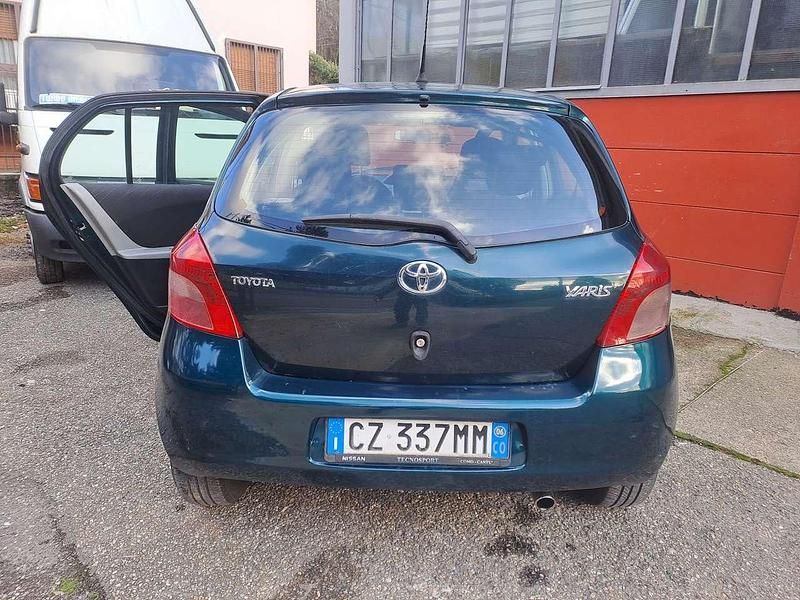 Usata Toyota Yaris 69 CV (50 kW) 2007 Other Berlina