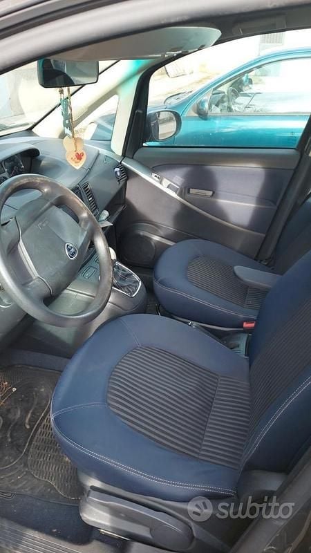 Usata Lancia Musa 2009 Grigio Monovolume