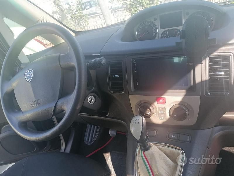 Usata Lancia Musa 77 CV (56 kW) 2009 Rosso Monovolume