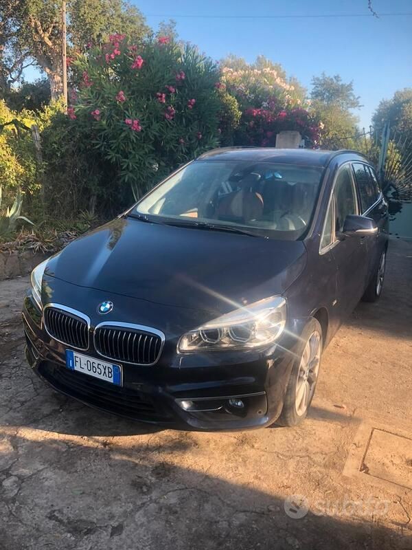 Usata BMW 220 Luxury Line 190 CV (139 kW) 2017 Blu Monovolume