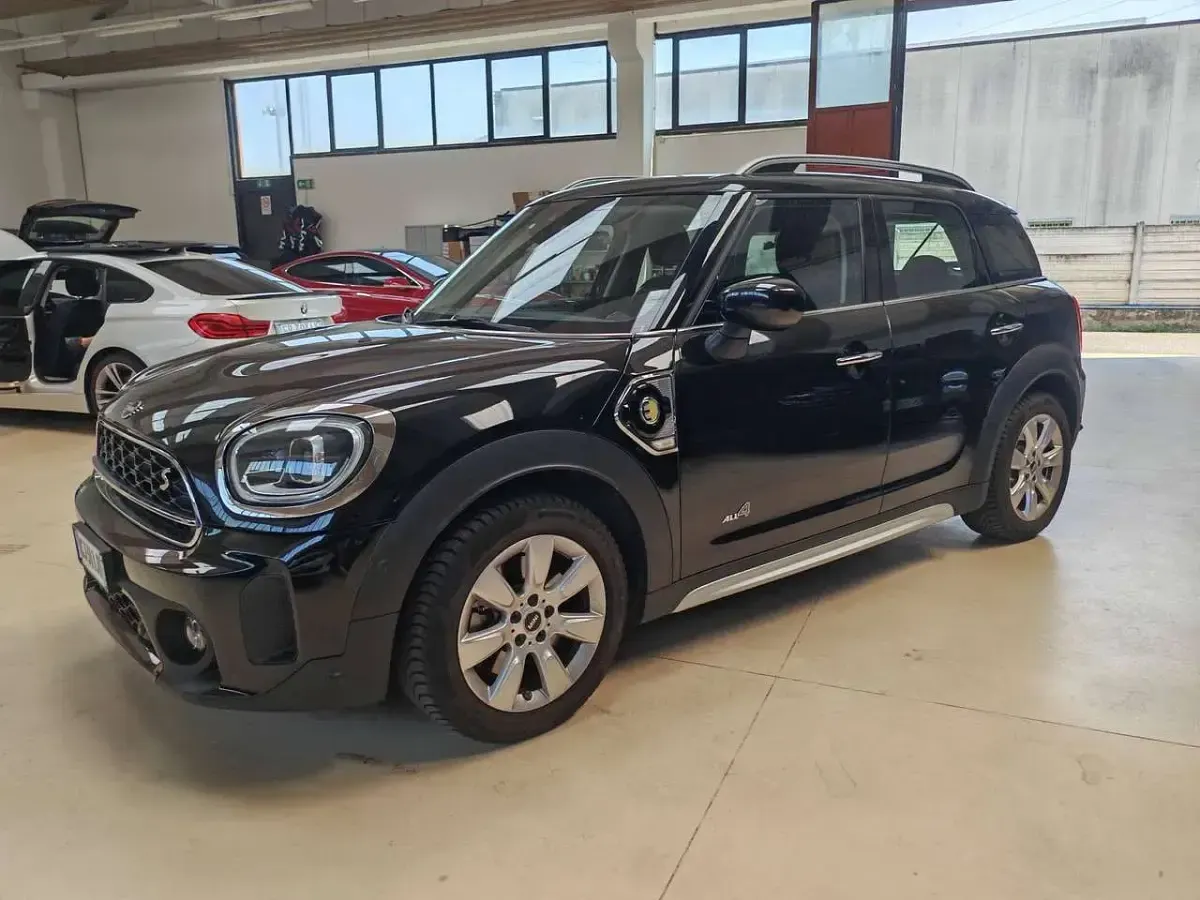Usata Mini Cooper Countryman Essential 125 CV (91 kW) 2022 Midnight black SUV