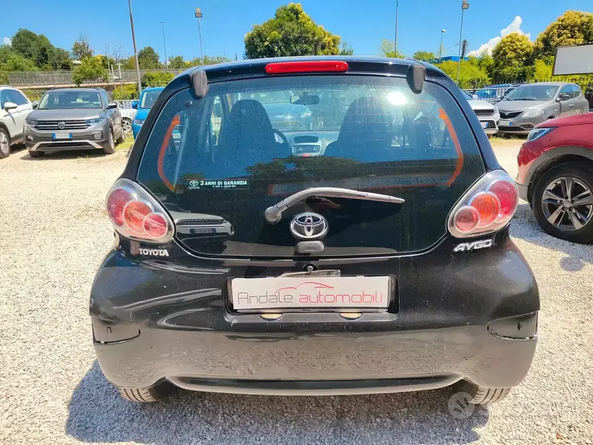 Usata Toyota Aygo 68 CV (50 kW) 2009 Nero Utilitaria