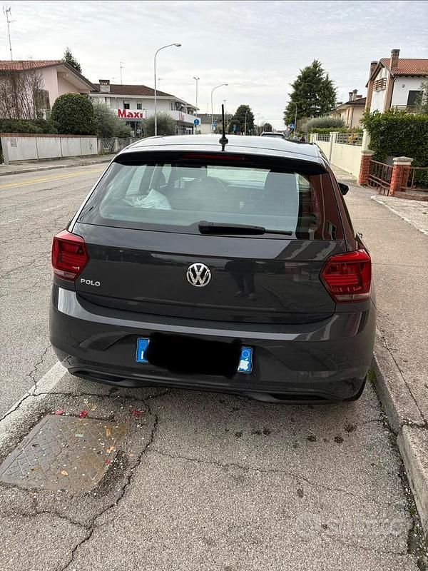 Usata VW Polo 60 CV (44 kW) 2018 Grigio Berlina