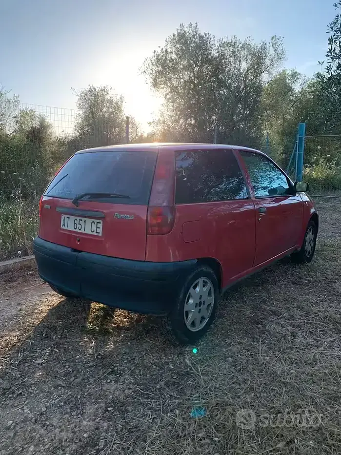 Usata Fiat Punto 54 CV (39 kW) 1997 Rosso Berlina