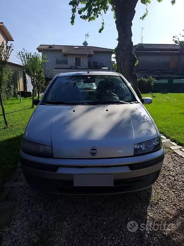 Usata Fiat Punto 80 CV (58 kW) 2002 Grigio Utilitaria