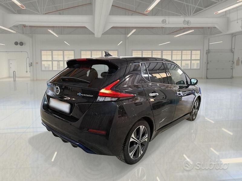 Usata Nissan Leaf 89 kW (122 CV) 2021 Nero Utilitaria