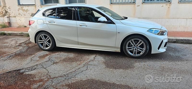 Usata 2020 BMW 118 M Sport Due volumi | 20.500 € (Molto cara) - Immagine 1/4