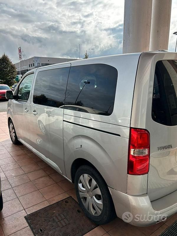 Usata Toyota Proace Verso Comfort 2017 Grigio Station wagon