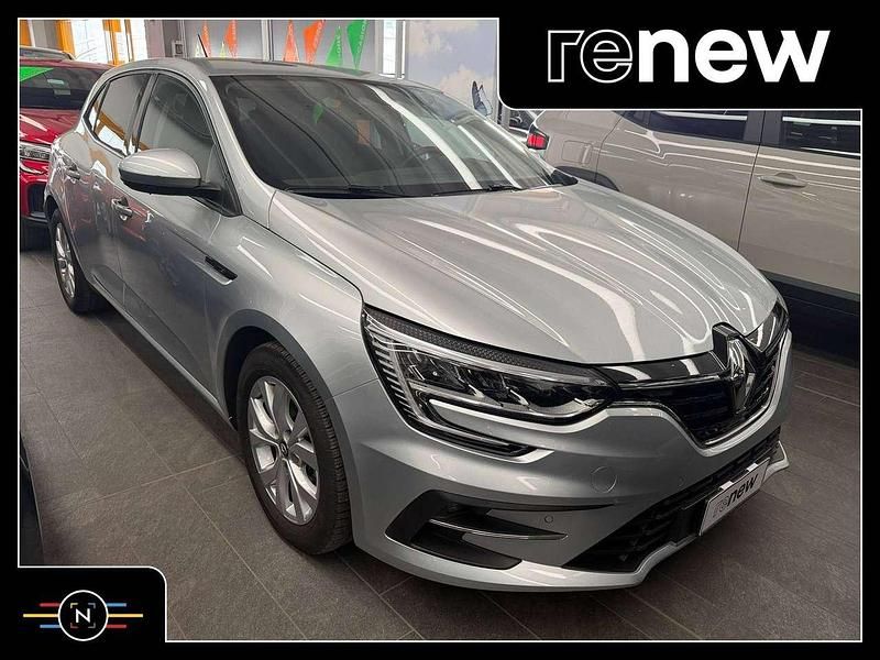 Usata Renault Mégane IV Business 116 CV (85 kW) 2022 Argento metallizzato Berlina