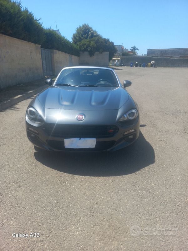 Usata Fiat 124 Spider Lusso 140 CV (102 kW) 2018 Grigio Cabrio