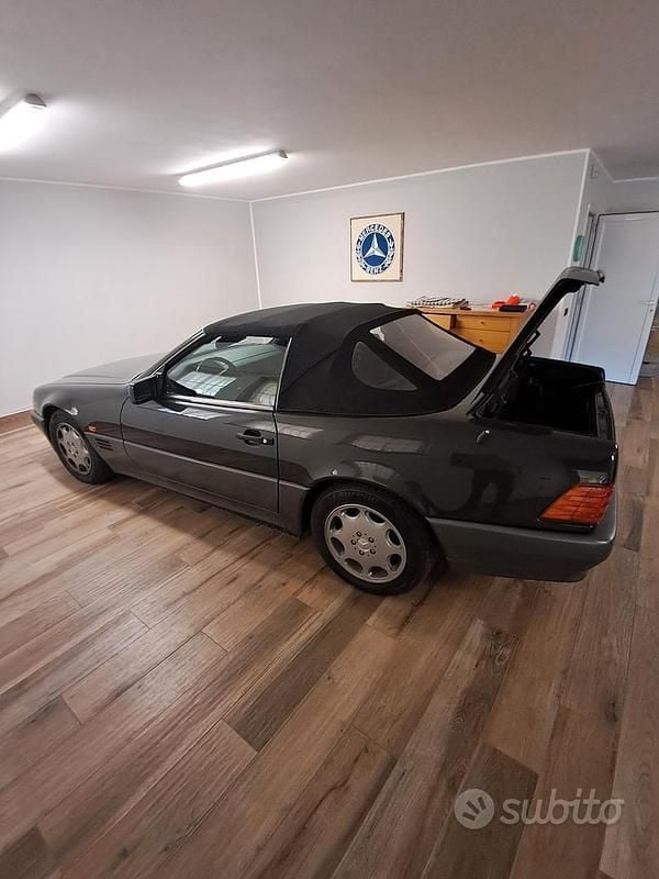 Usata Mercedes SL280 193 CV (141 kW) 1994 Nero Cabrio