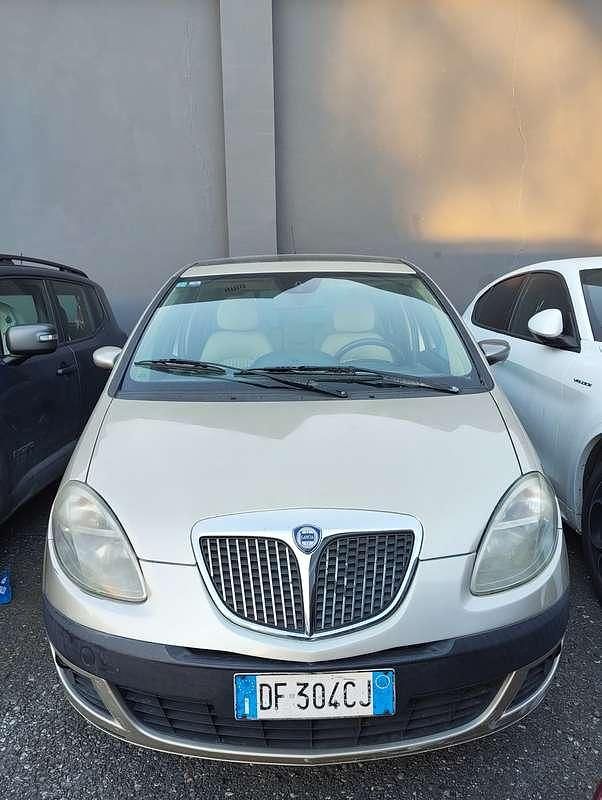 Usata Lancia Musa 95 CV (69 kW) 2006 Beige Monovolume