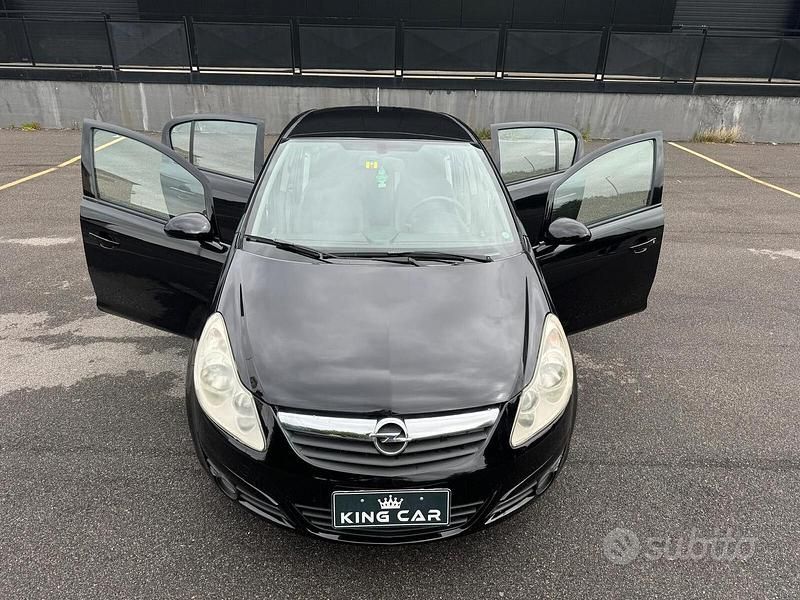 Usata Opel Corsa Cosmo 80 CV (58 kW) 2008 Nero Berlina