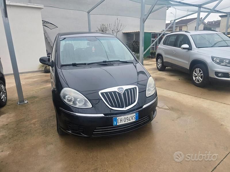Usata Lancia Musa Platinum 95 CV (69 kW) 2011 Nero Monovolume