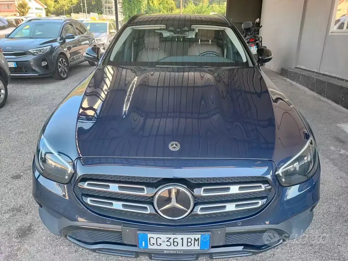 Usata Mercedes E220 Premium 194 CV (142 kW) 2021 Bluazzurro Station wagon