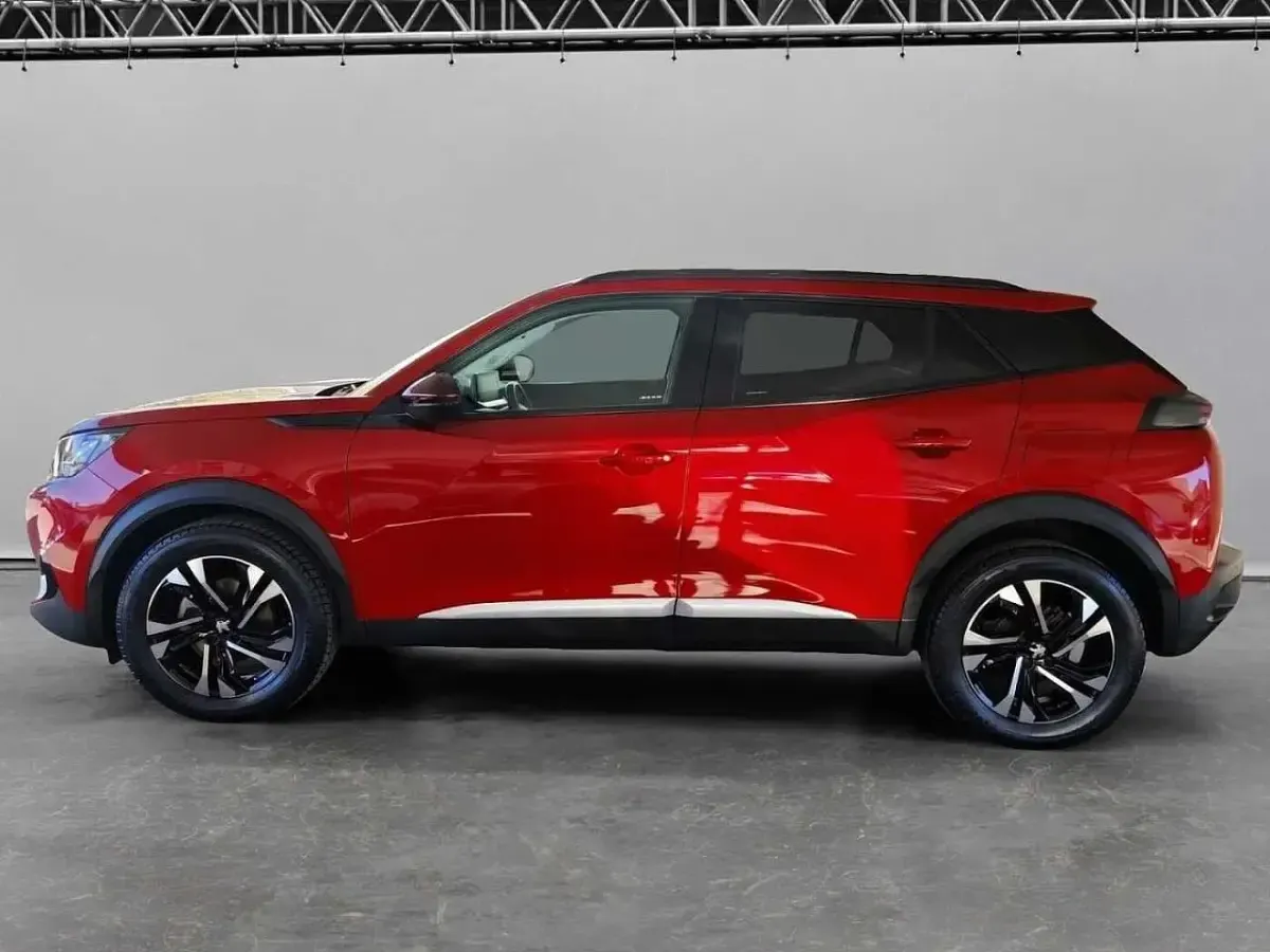 Usata Peugeot 2008 Allure 131 CV (96 kW) 2022 Rosso SUV