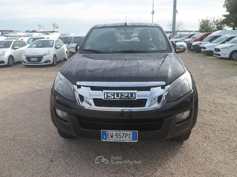 Usata Isuzu D-Max 163 CV (119 kW) 2015 Nero Pick-up