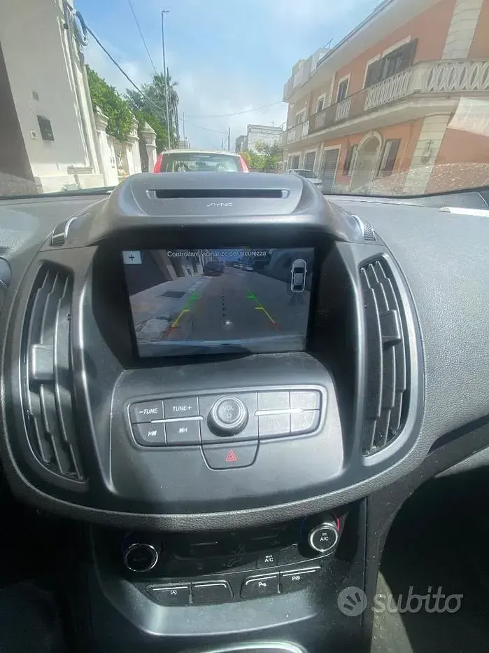Usata Ford Kuga 120 CV (88 kW) 2019 Bianco SUV