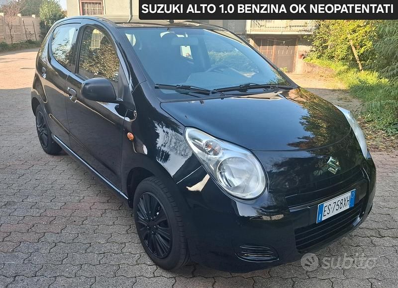 Nero Usata 2013 Suzuki Alto GLX Due volumi | 4800 € (Buon prezzo) - Immagine 1/4