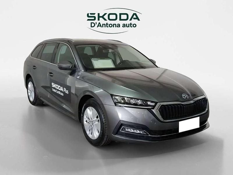 Grigio Usata 2024 Skoda Octavia Executive Station wagon | 27.500 € (Ottimo prezzo) - Immagine 1/4