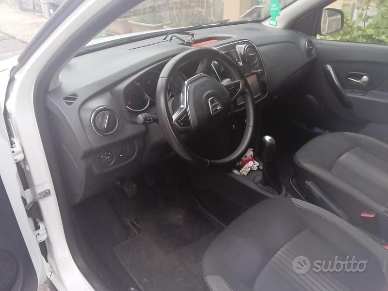 Usata Dacia Sandero Acces 95 CV (69 kW) 2018 Bianco Berlina