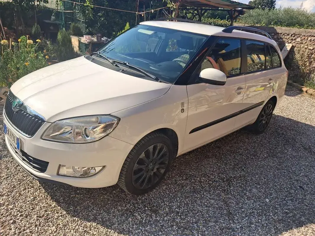 Usata Skoda Fabia Style 69 CV (50 kW) 2012 Bianco Station wagon