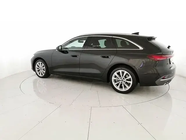 Usata Audi A5 Advanced 204 CV (150 kW) 2025 Nero mythos metallizzato Station wagon