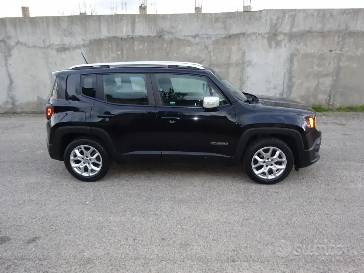 Usata Jeep Renegade Limited 140 CV (102 kW) 2015 Nero SUV